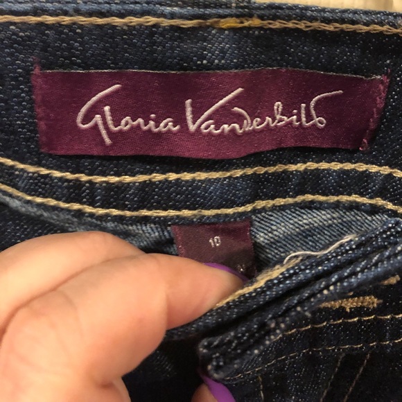 Gloria Vanderbilt Jeans - Picture 4 of 5